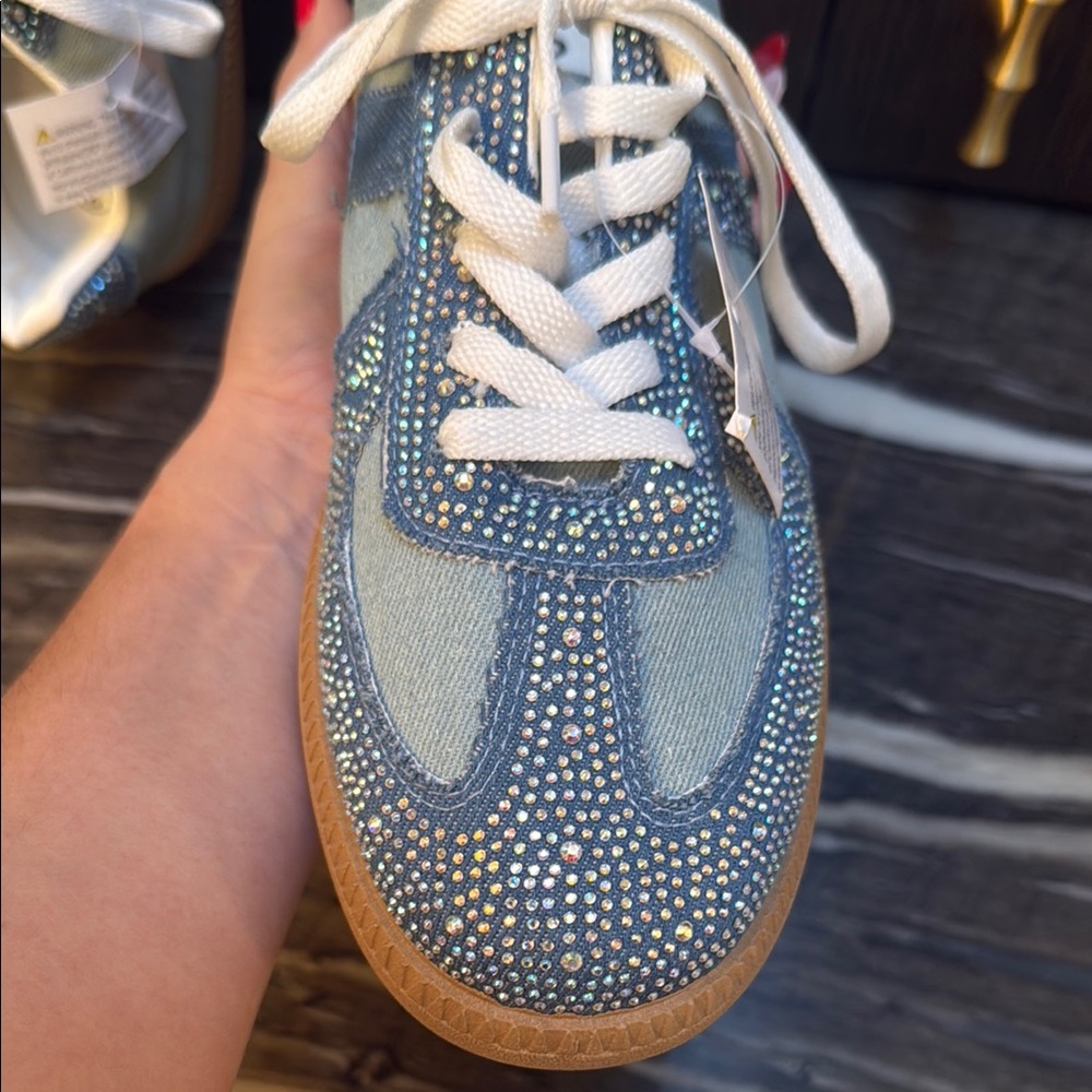 Stylish Blue Athletic Shoes with Rhinestone Accents - Picture 12 of 17